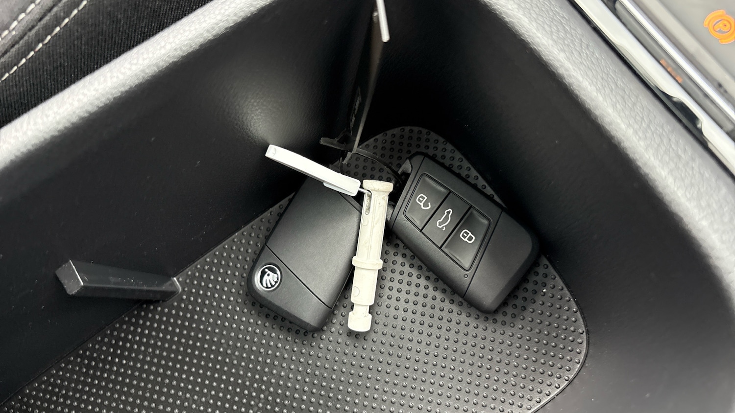 Used Skoda Karoq 2025 for sale - 76120101: Photo 38
