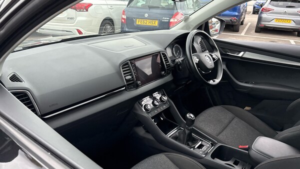 Used Skoda Karoq 2021 for sale - 76025800: Photo 2