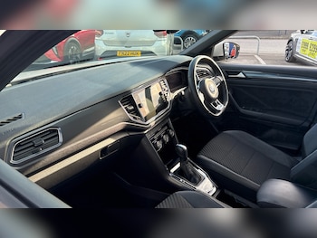 Used Volkswagen T-Roc 2021 for sale - 76219096: Photo 2