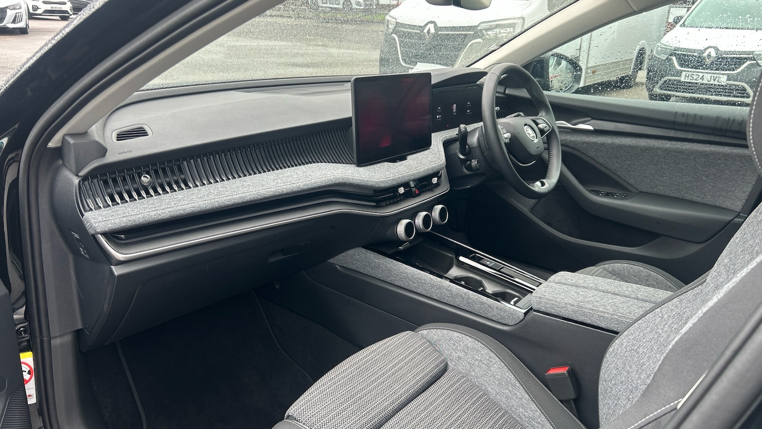 Used Skoda Superb 2024 for sale - 75968984: Photo 2