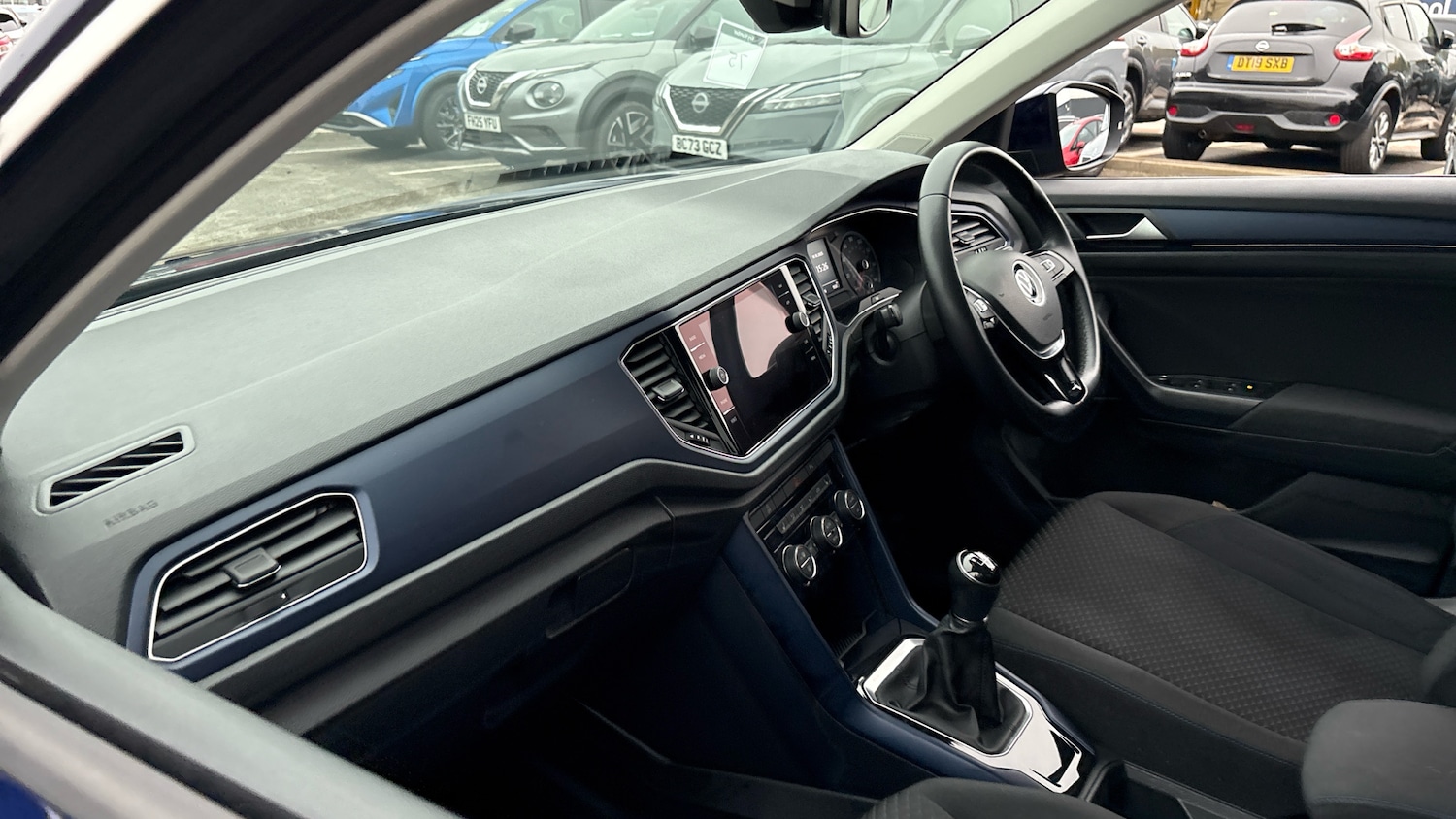 Used Volkswagen T-Roc 2020 for sale - 76412366: Photo 2