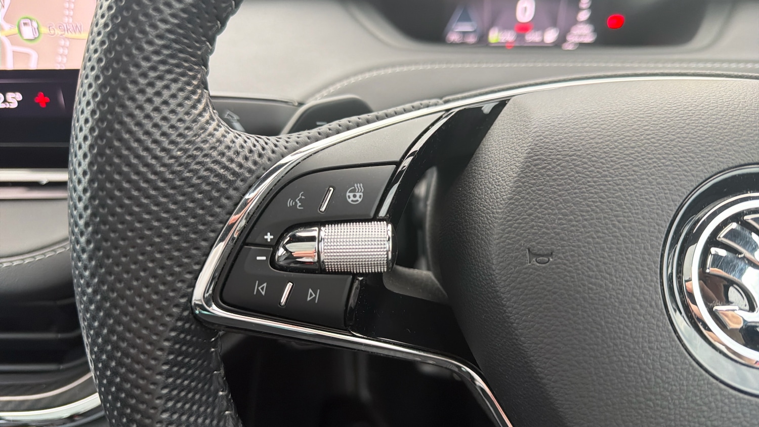 Used Skoda Enyaq 2023 for sale - 76477048: Photo 17