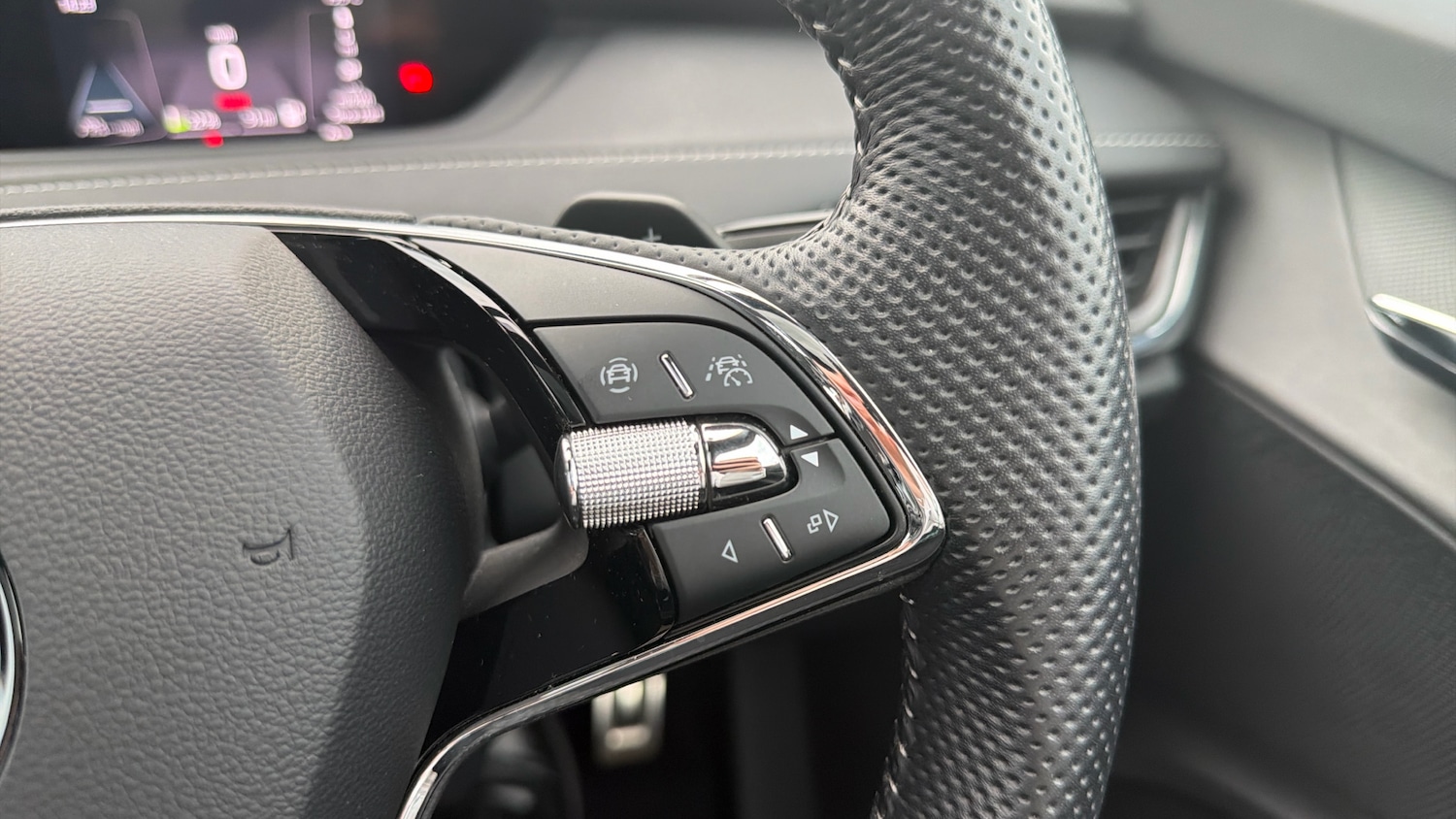 Used Skoda Enyaq 2023 for sale - 76477048: Photo 18