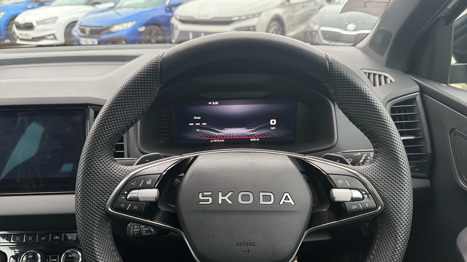 Used Skoda Karoq 2025 for sale - 76532568: Photo 10