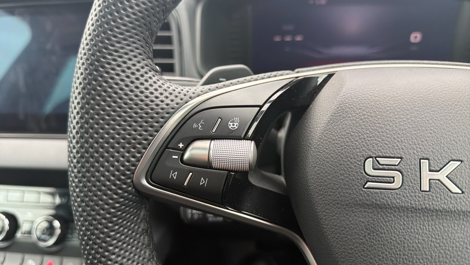 Used Skoda Karoq 2025 for sale - 76532568: Photo 17