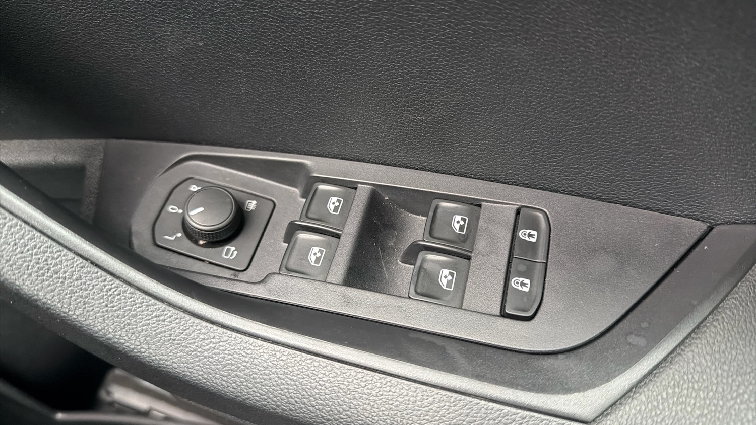 Used Skoda Karoq 2025 for sale - 76532568: Photo 21