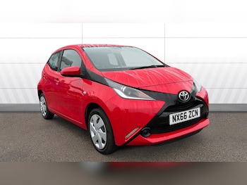 2016 (66) - 1.0 VVT-i X-Play 5dr Petrol Hatchback