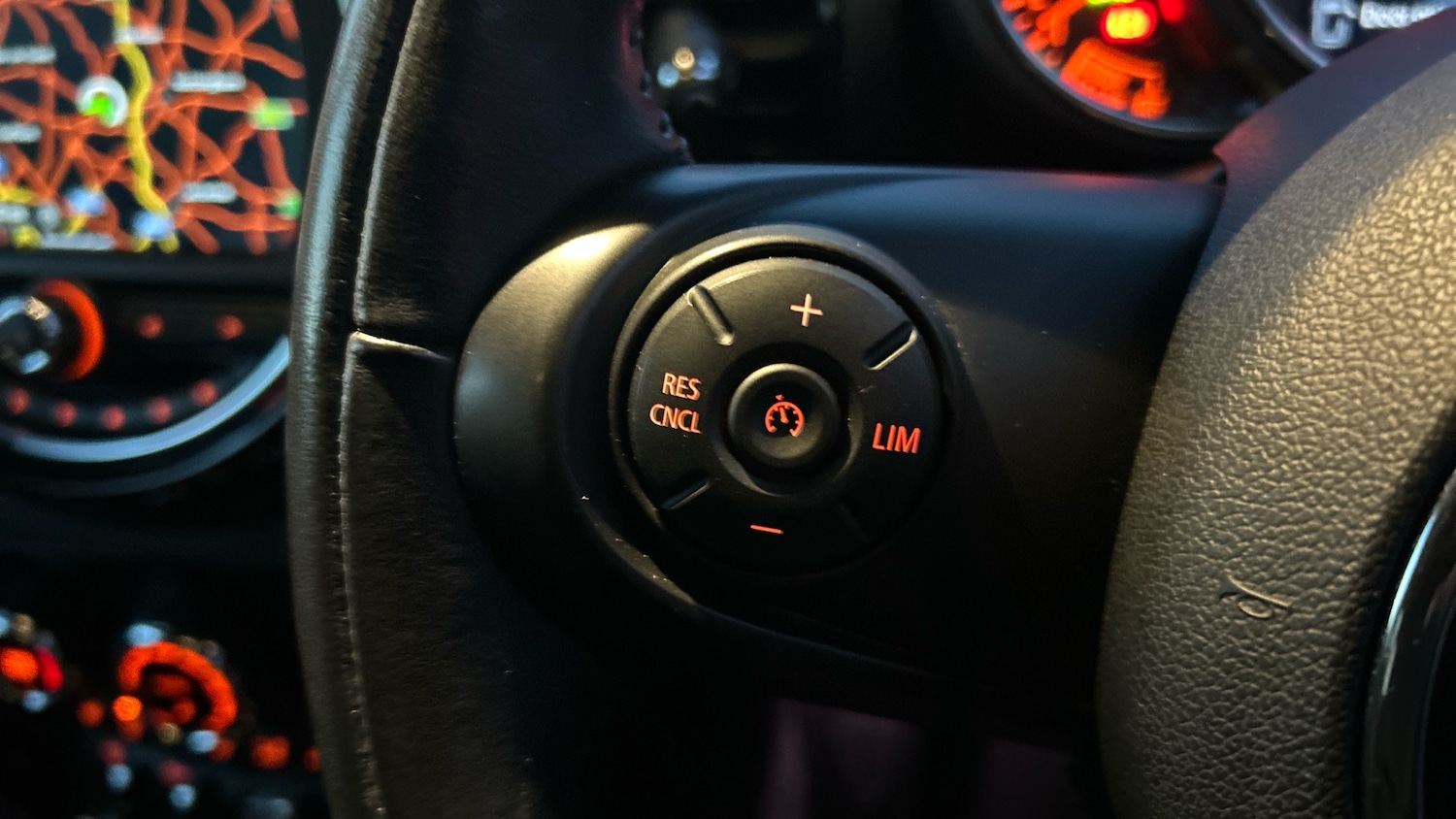 Used MINI Clubman 2018 for sale - 76921185: Photo 32