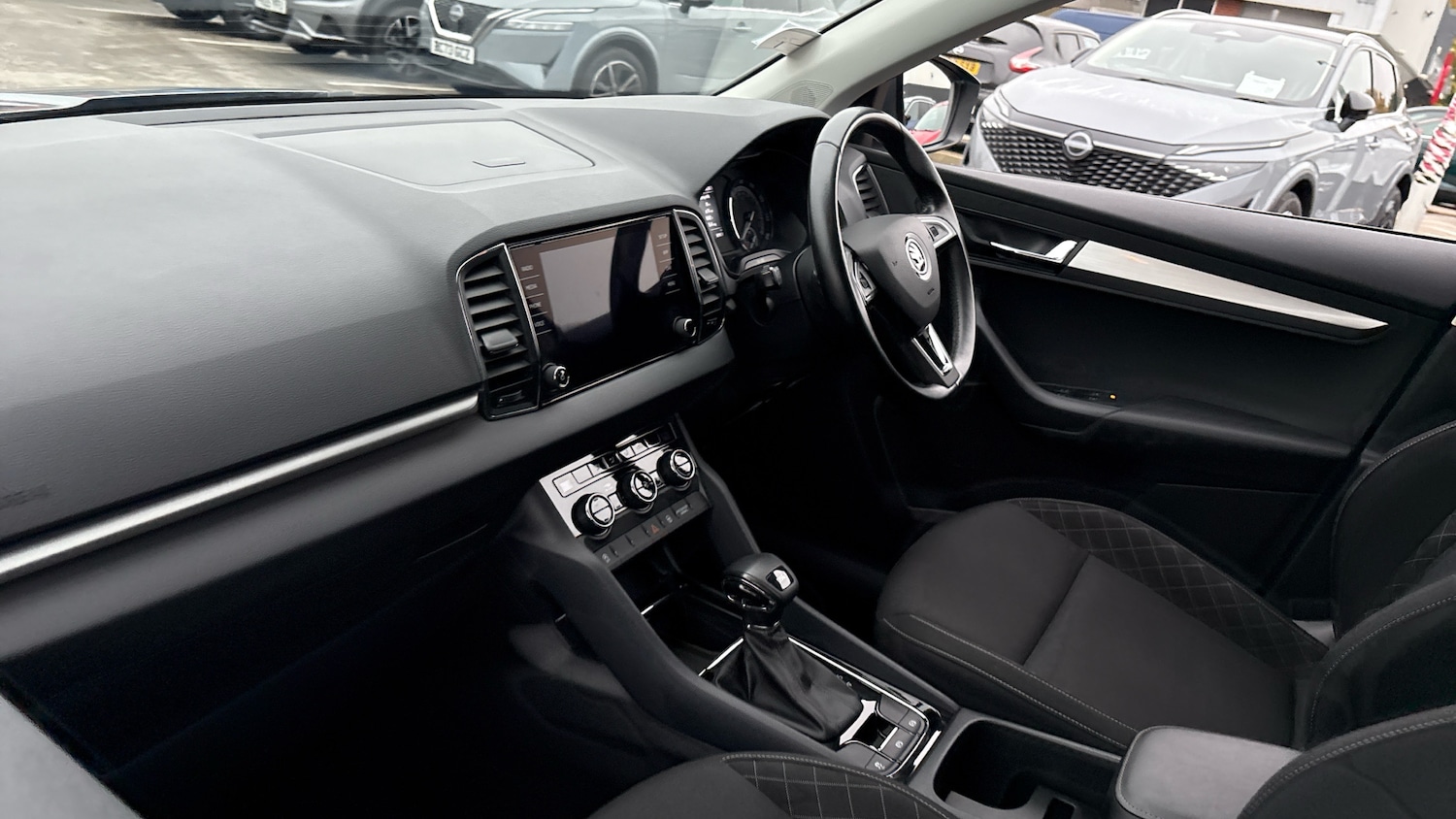 Used Skoda Karoq 2020 for sale - 76329932: Photo 2