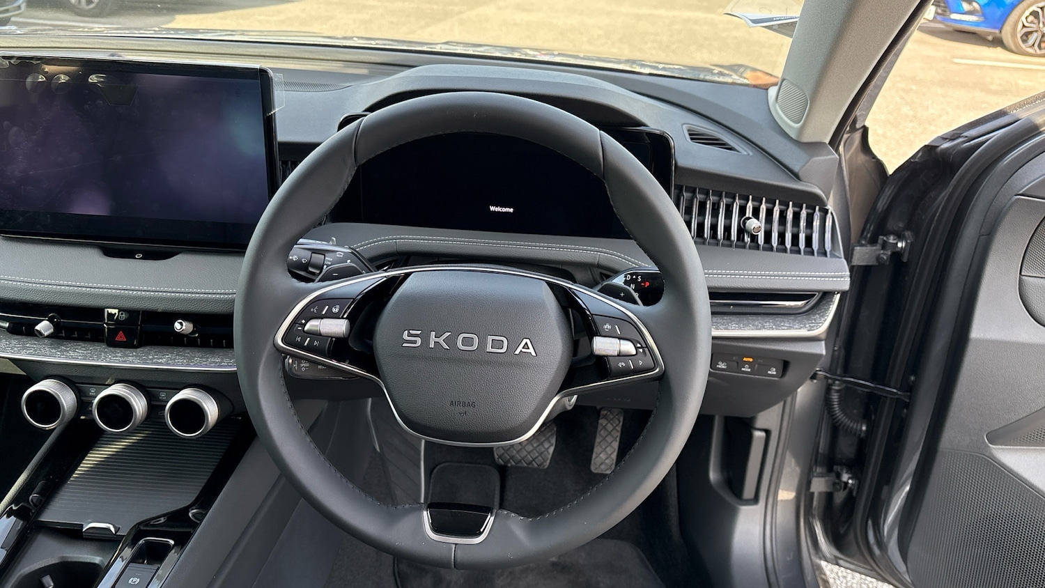 Used Skoda Superb 2025 for sale - 76120098: Photo 10
