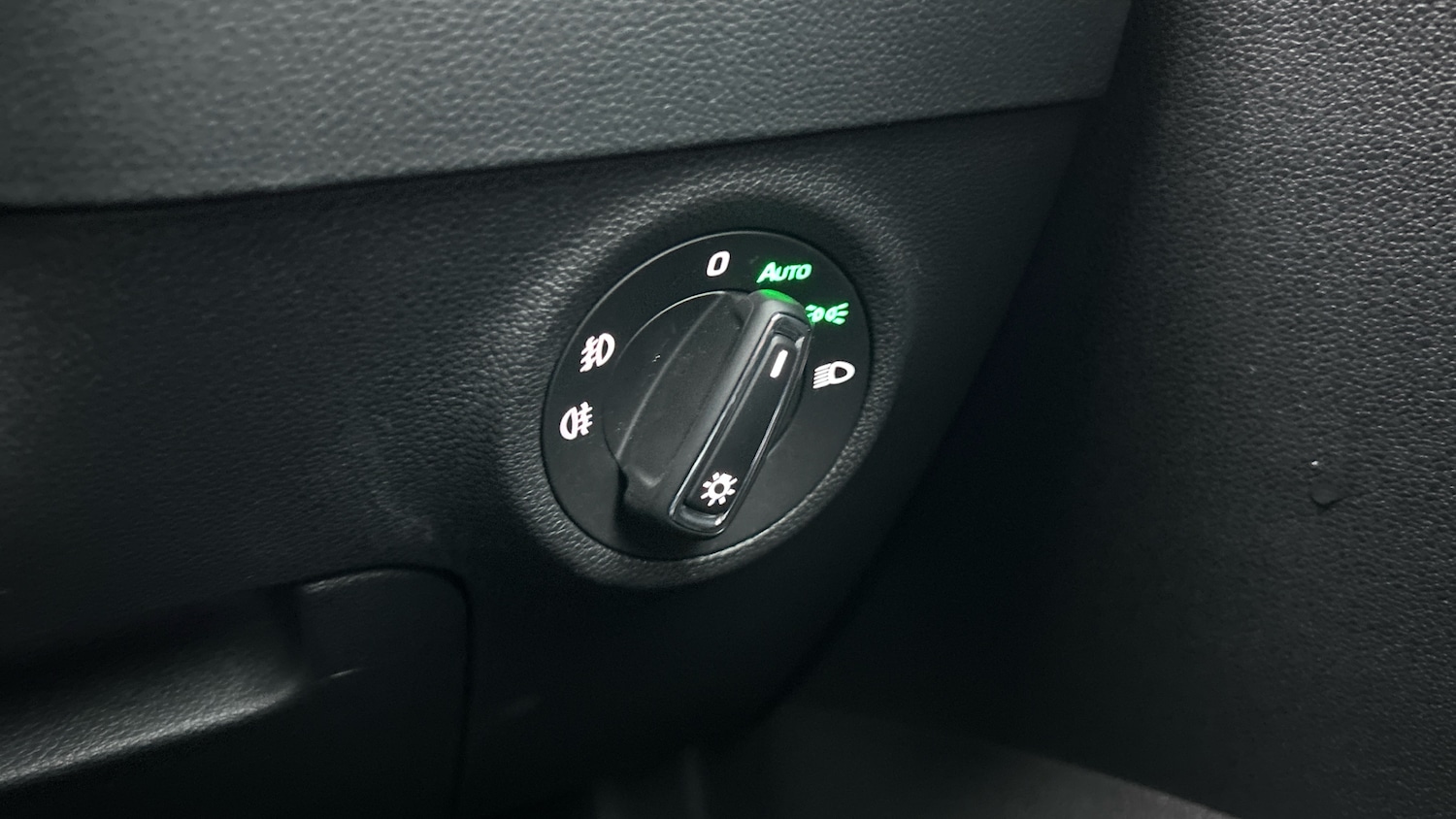 Used Skoda Karoq 2022 for sale - 77282945: Photo 23