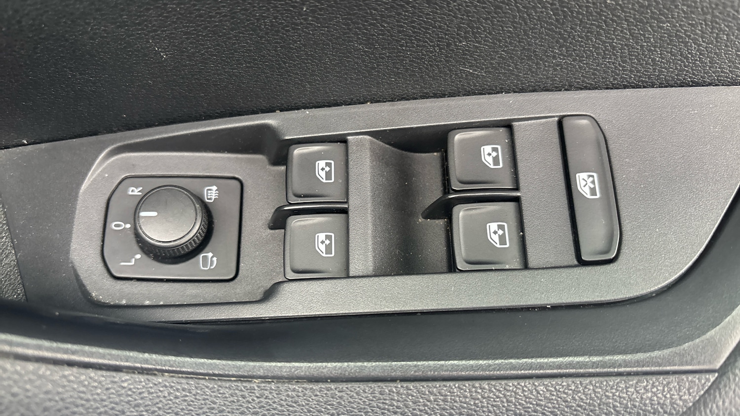 Used Skoda Karoq 2023 for sale - 77622321: Photo 36