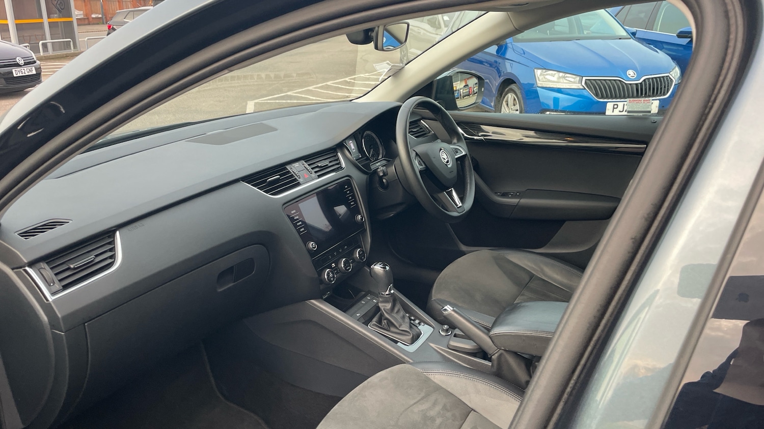 Used Skoda Octavia 2019 for sale - 76490459: Photo 2