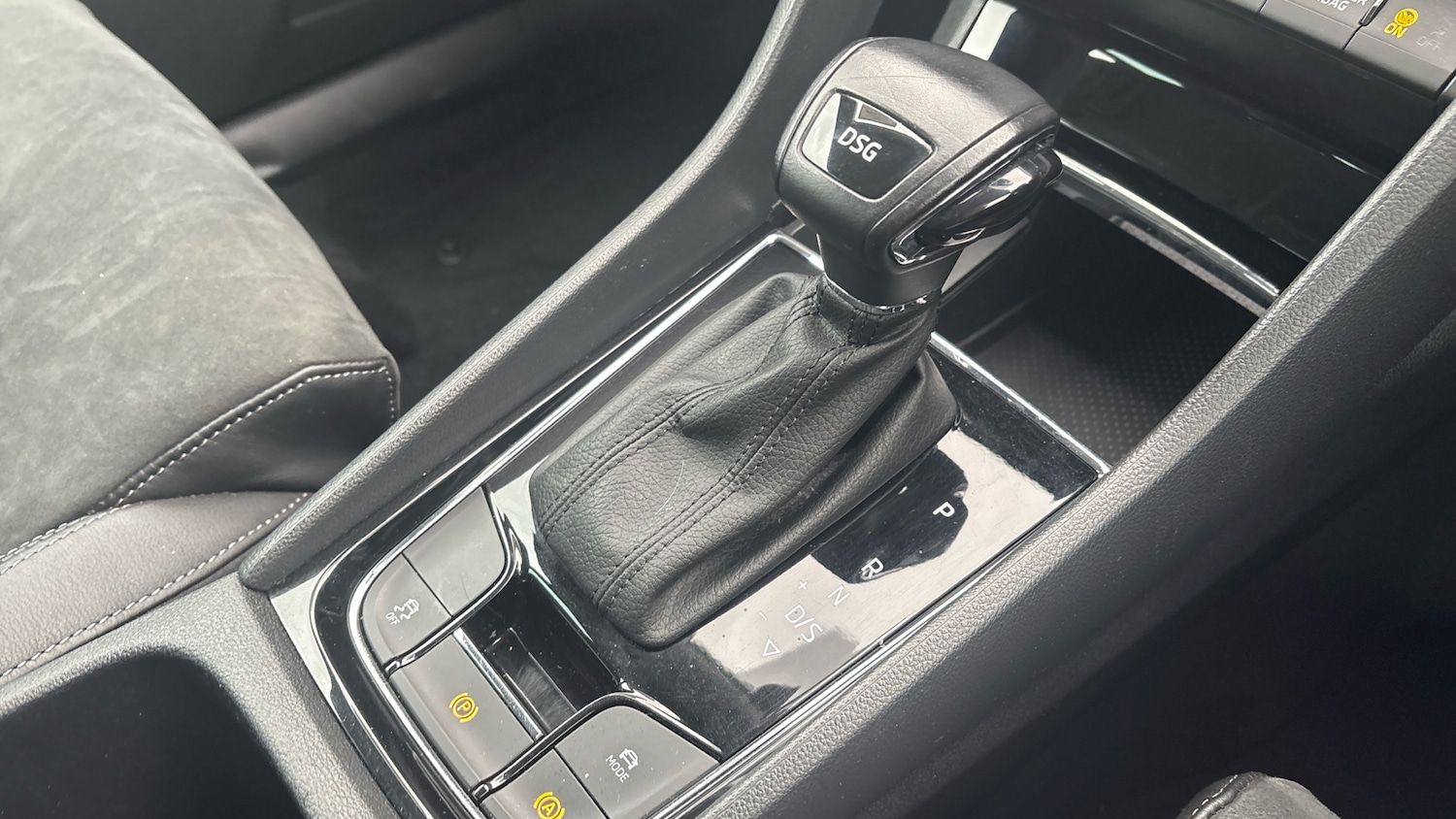 Used Skoda Karoq 2021 for sale - 77639117: Photo 14