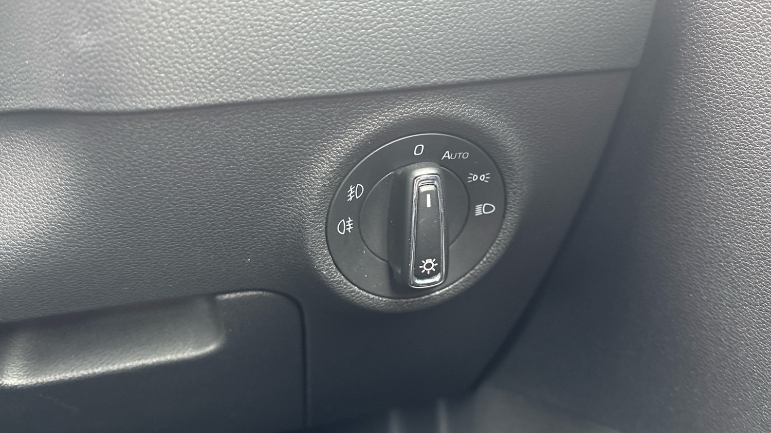 Used Skoda Karoq 2021 for sale - 77639117: Photo 27