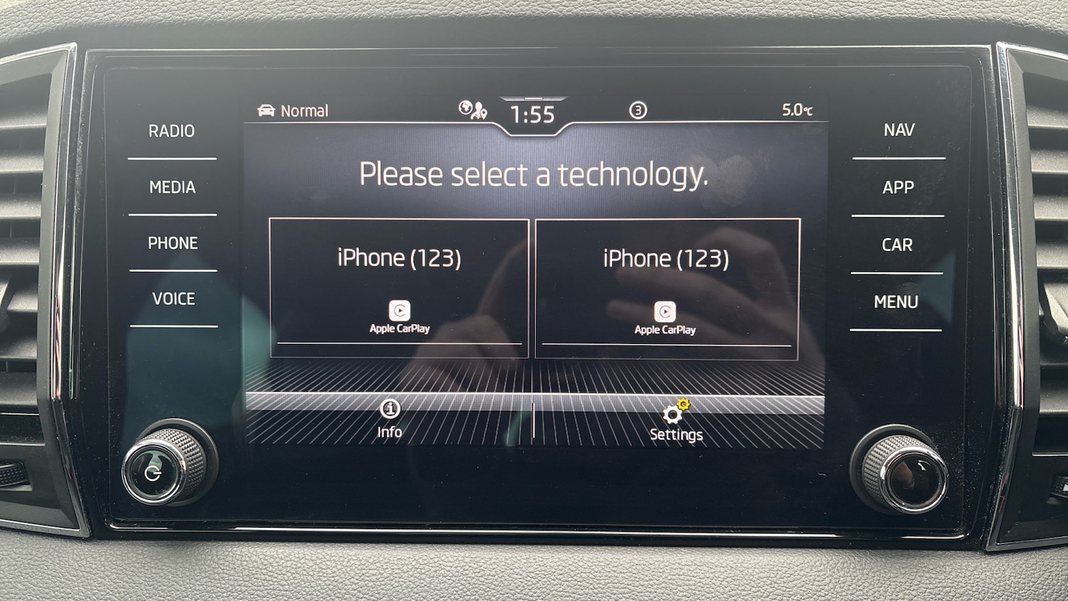 Used Skoda Karoq 2021 for sale - 77639117: Photo 29