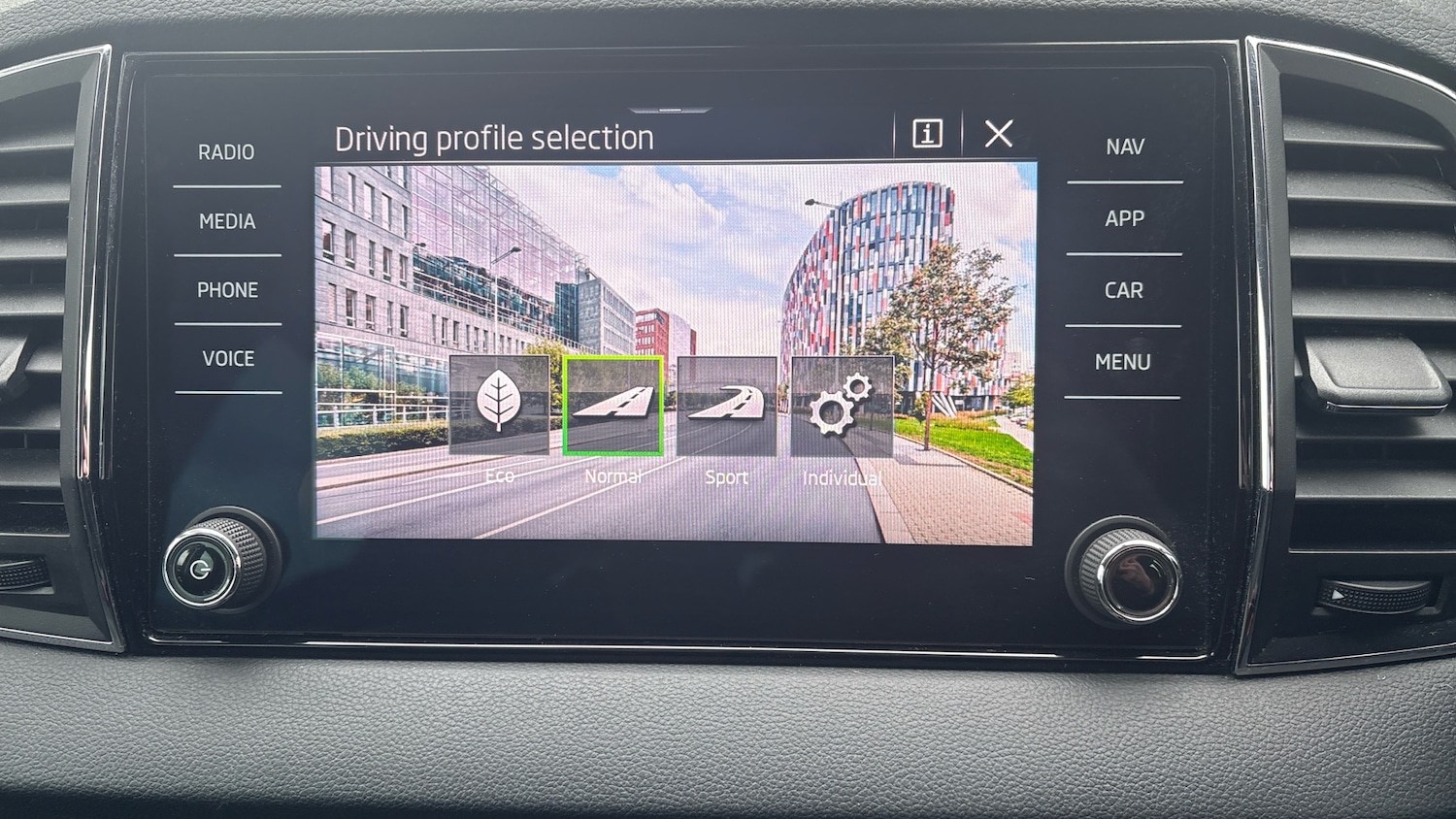 Used Skoda Karoq 2021 for sale - 77639117: Photo 34