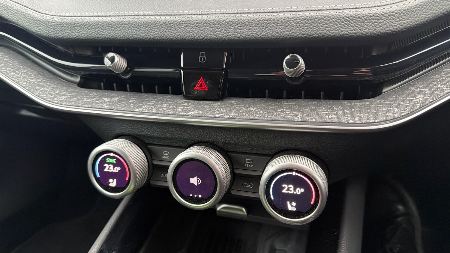 Used Skoda Superb 2024 for sale - 76879210: Photo 13