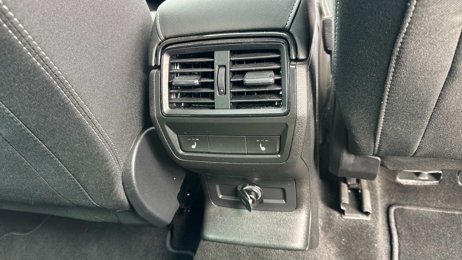 Used Skoda Karoq 2025 for sale - 78013795: Photo 30