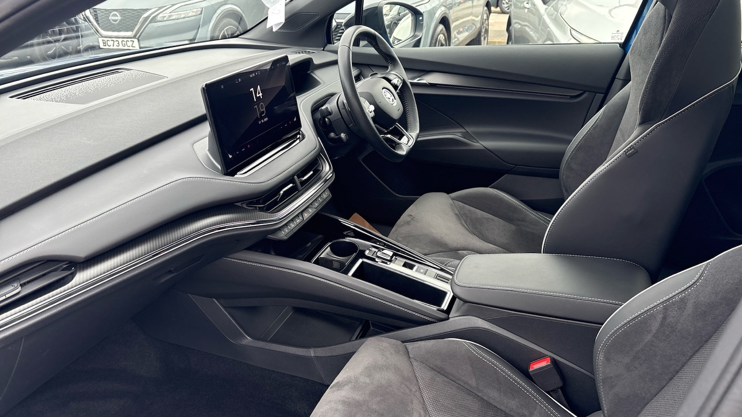 Used Skoda Enyaq 2023 for sale - 76404443: Photo 2