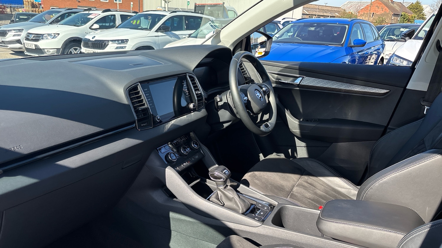 Used Skoda Karoq 2023 for sale - 77935102: Photo 2