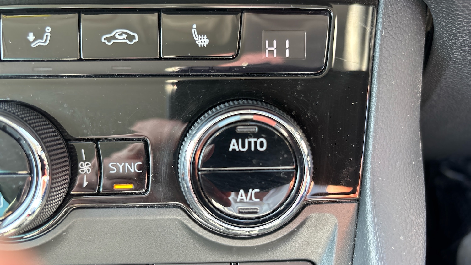 Used Skoda Karoq 2023 for sale - 77935102: Photo 27