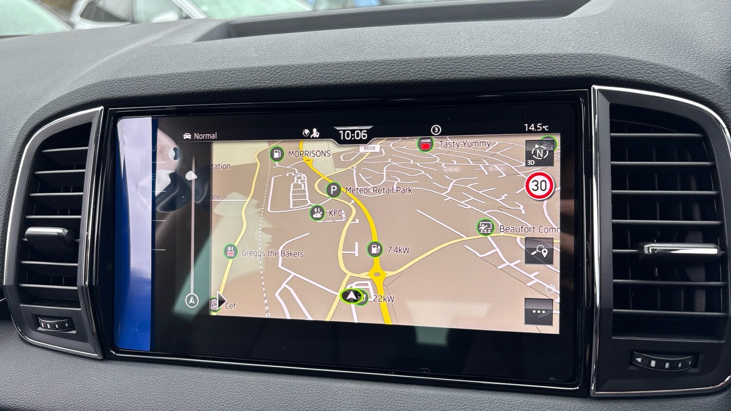 Used Skoda Karoq 2025 for sale - 76530896: Photo 12