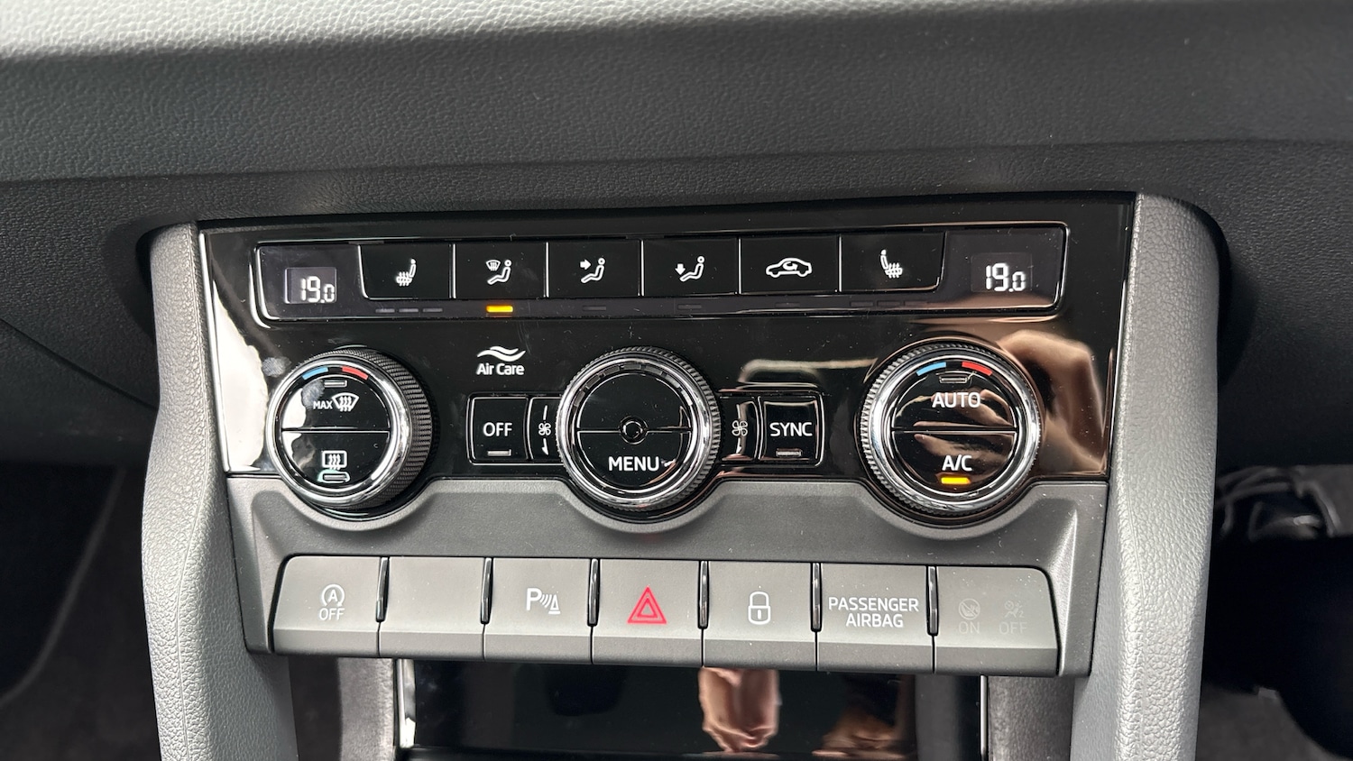 Used Skoda Karoq 2025 for sale - 76530896: Photo 13