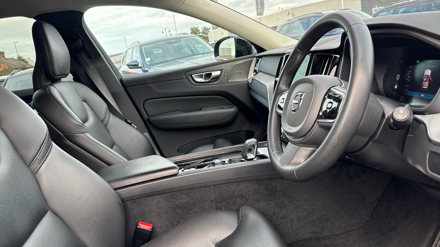 Used Volvo XC60 2023 for sale - 78161807: Photo 15