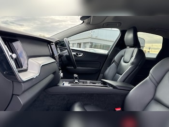 Used Volvo XC60 2023 for sale - 78161807: Photo