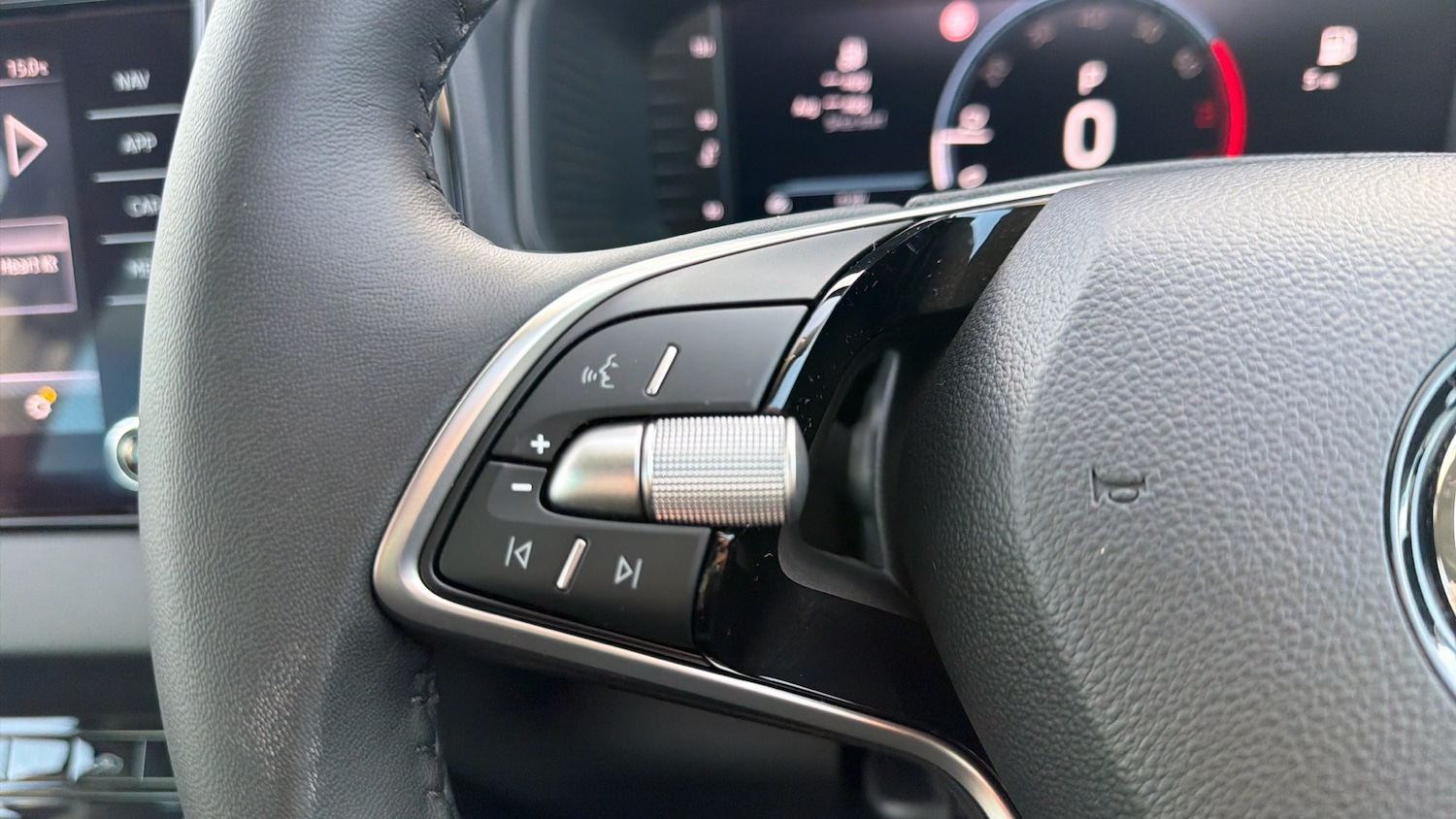 Used Skoda Karoq 2024 for sale - 76602233: Photo 17