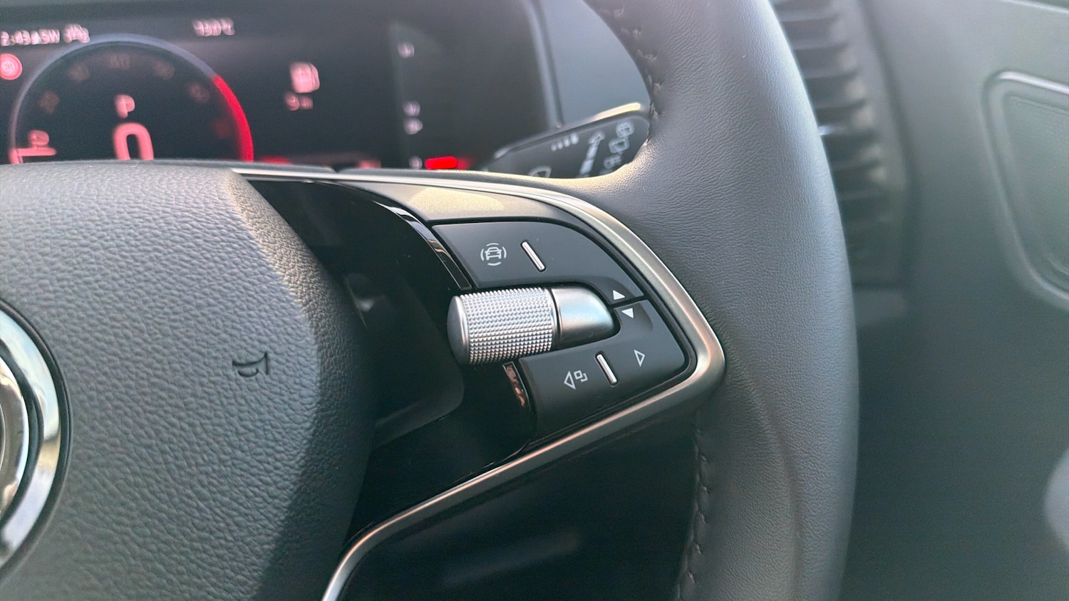 Used Skoda Karoq 2024 for sale - 76602233: Photo 18