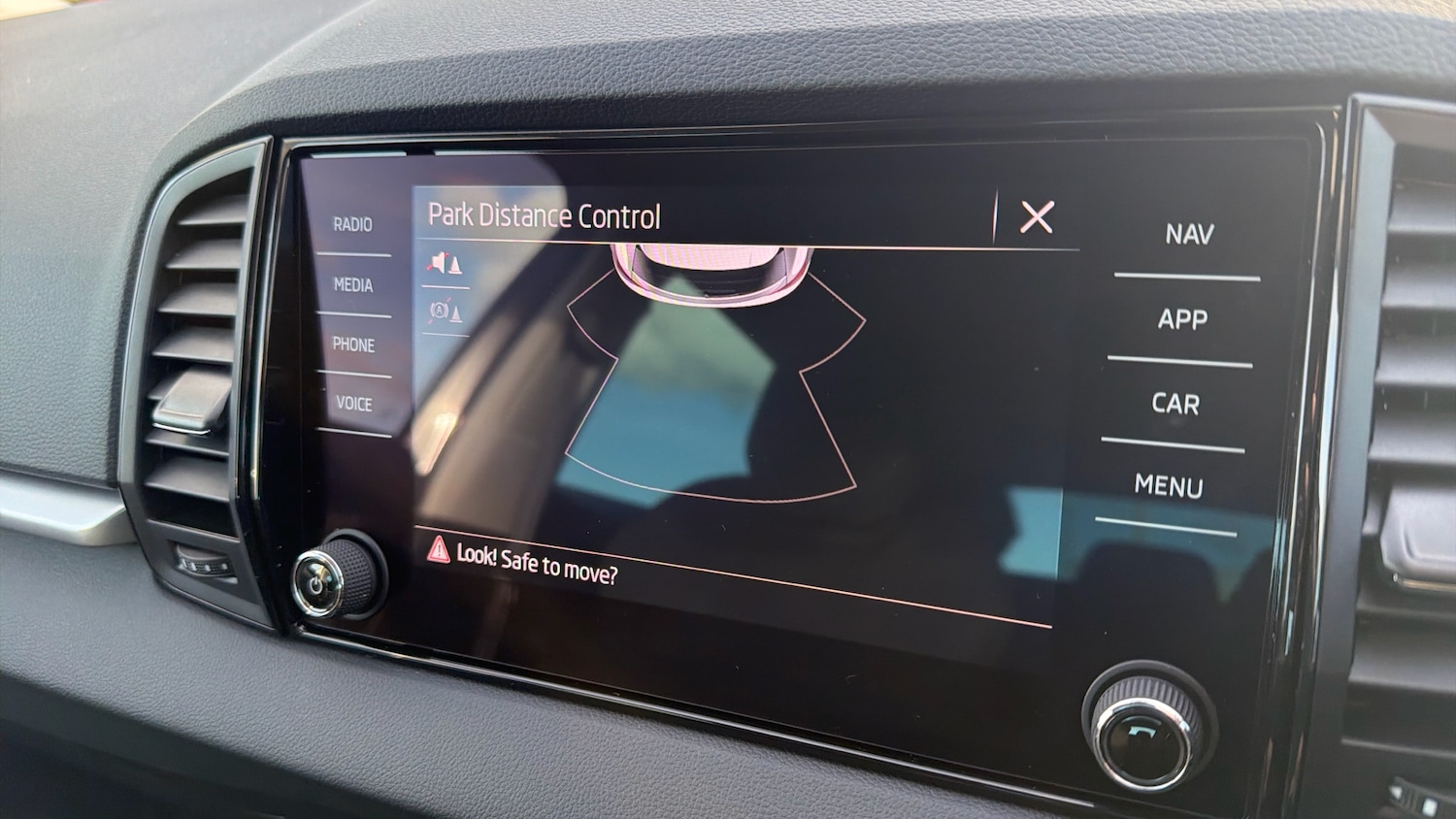 Used Skoda Karoq 2024 for sale - 76602233: Photo 21