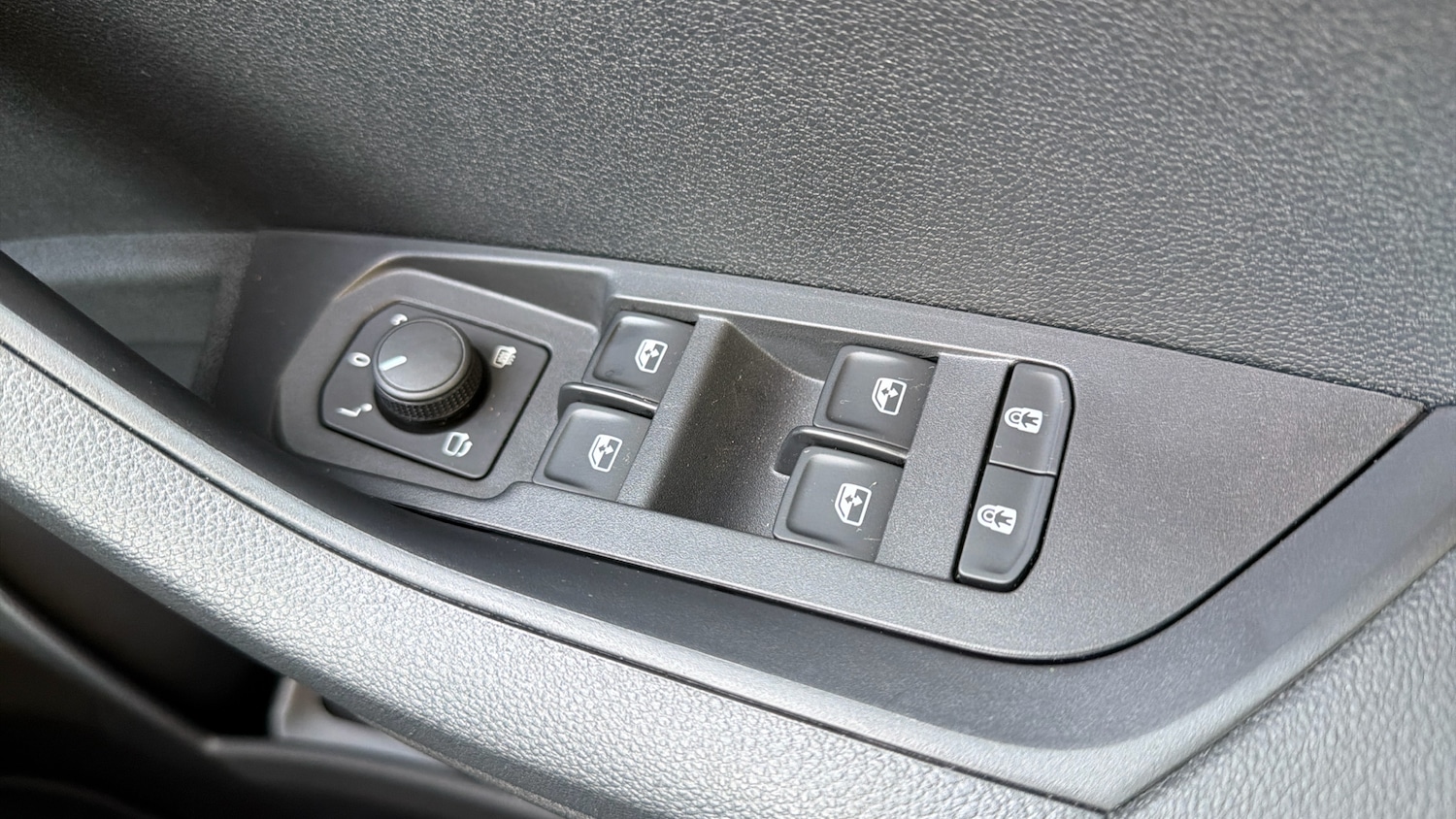 Used Skoda Karoq 2024 for sale - 76602233: Photo 27