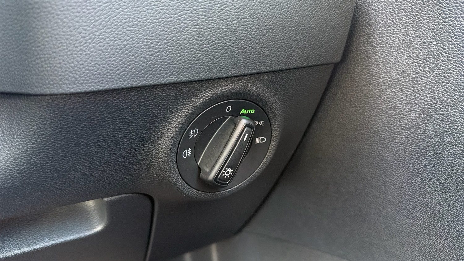 Used Skoda Karoq 2024 for sale - 76602233: Photo 28