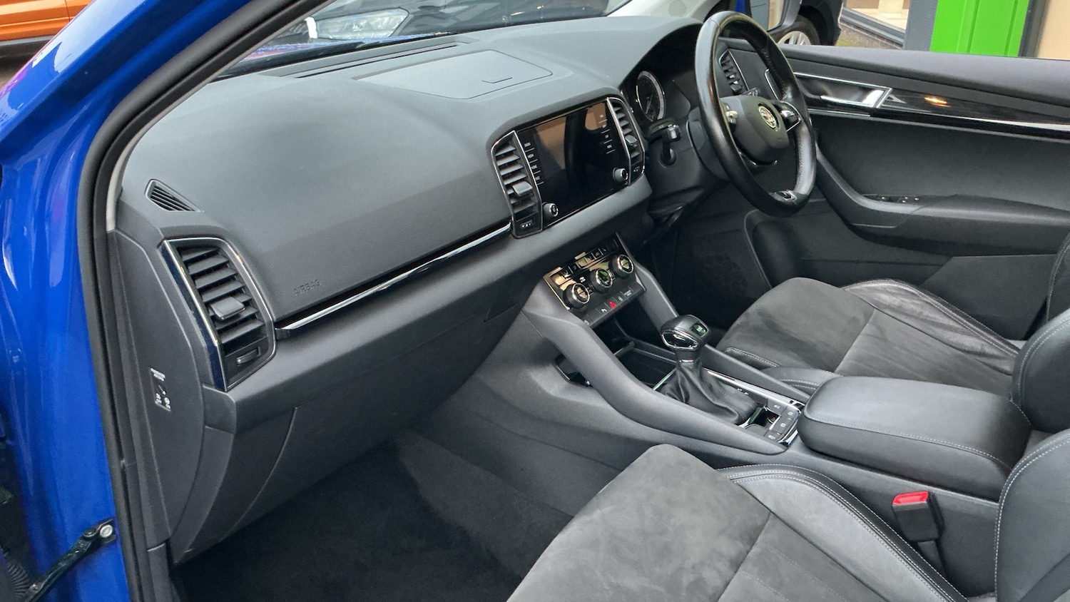 Used Skoda Karoq 2020 for sale - 76905974: Photo 2