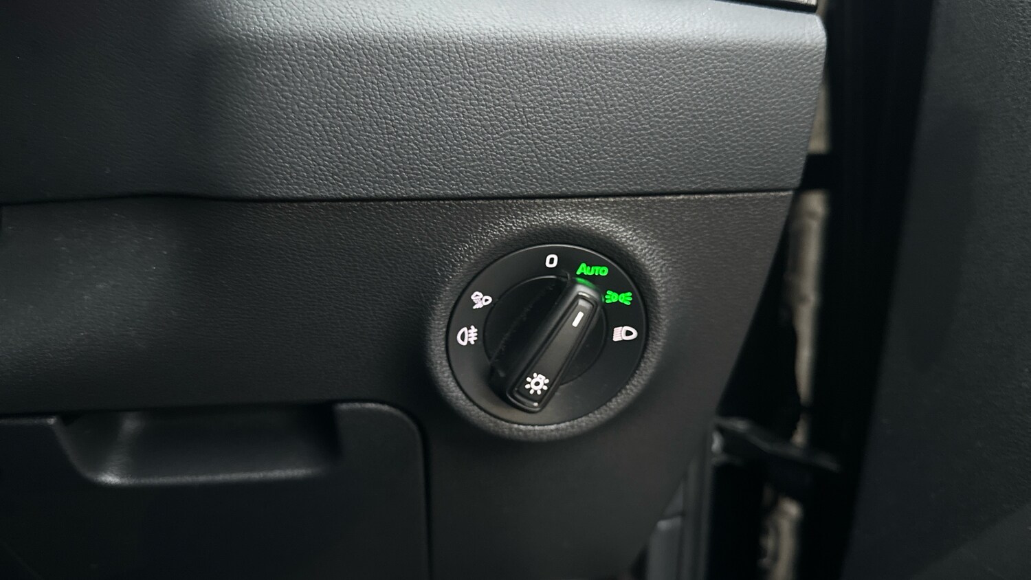 Used Skoda Karoq 2022 for sale - 77661943: Photo 34