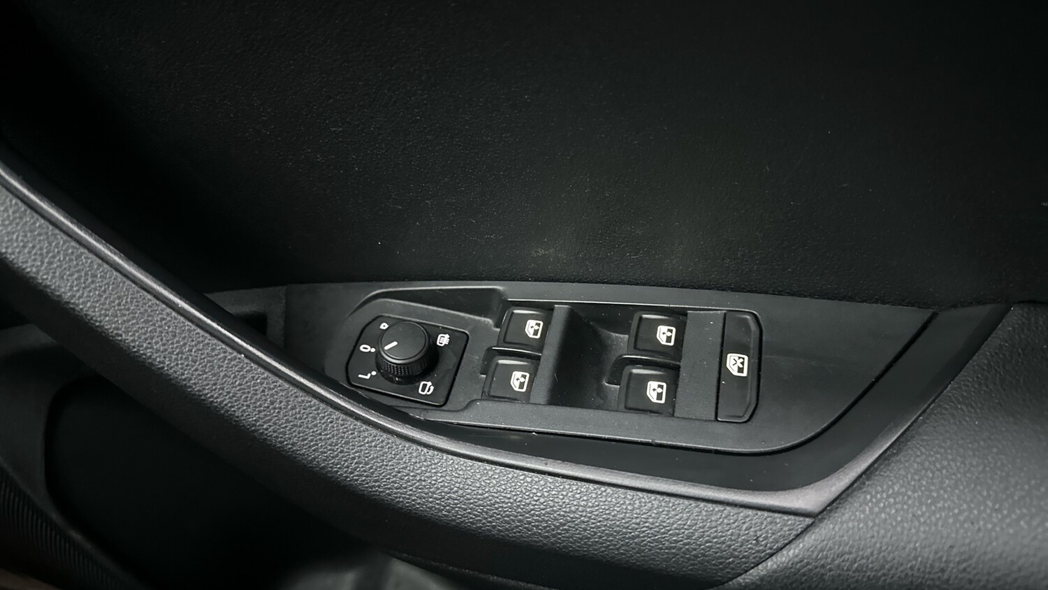 Used Skoda Karoq 2022 for sale - 77661943: Photo 35