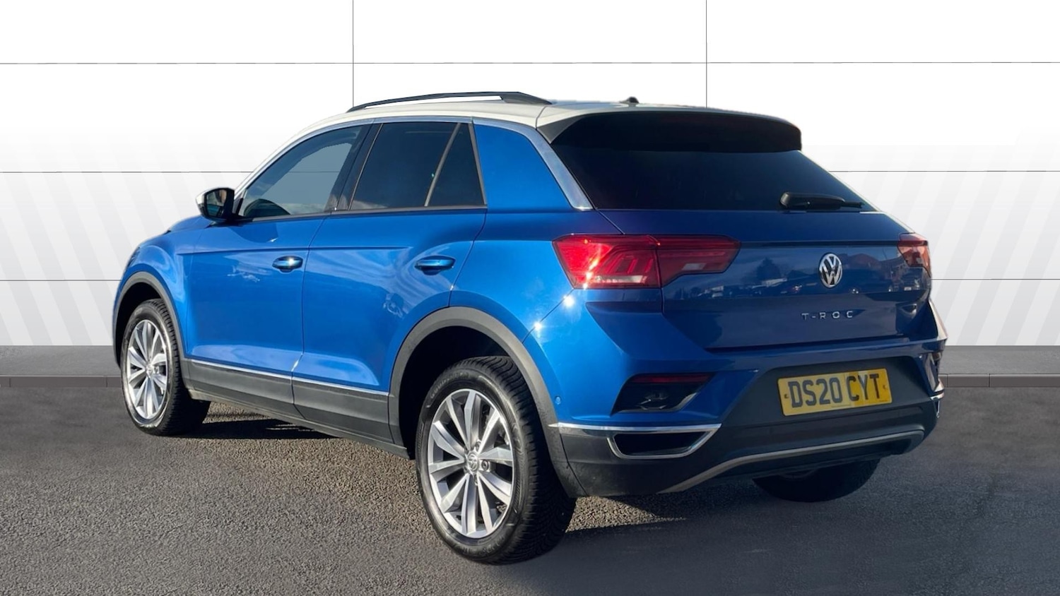 Used Volkswagen T-Roc 2020 for sale - 76693250: Photo 2