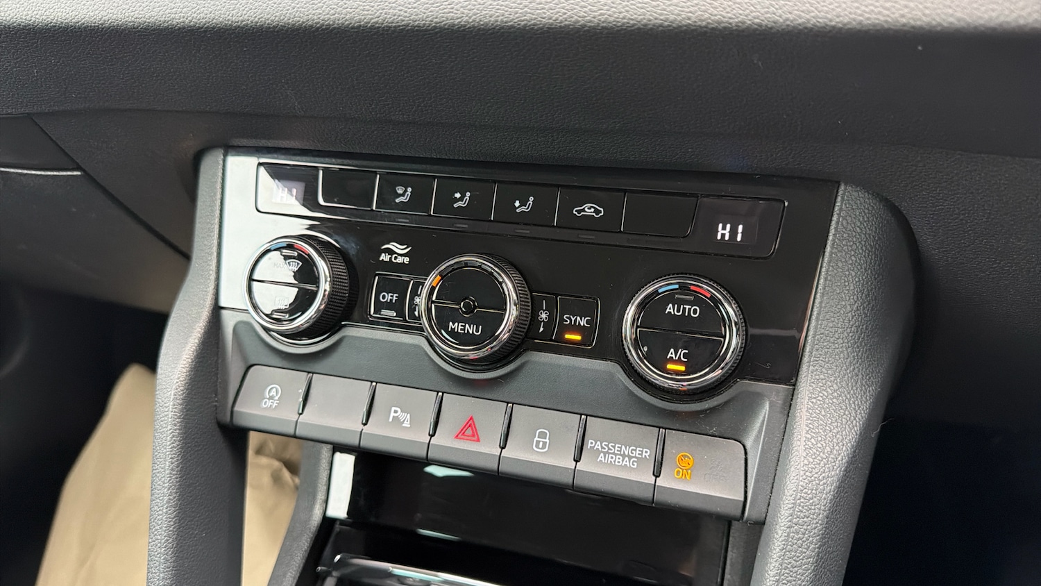 Used Skoda Karoq 2020 for sale - 76531329: Photo 13