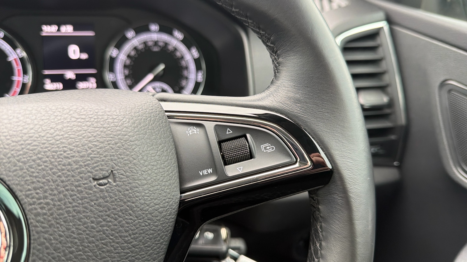 Used Skoda Karoq 2020 for sale - 76531329: Photo 18