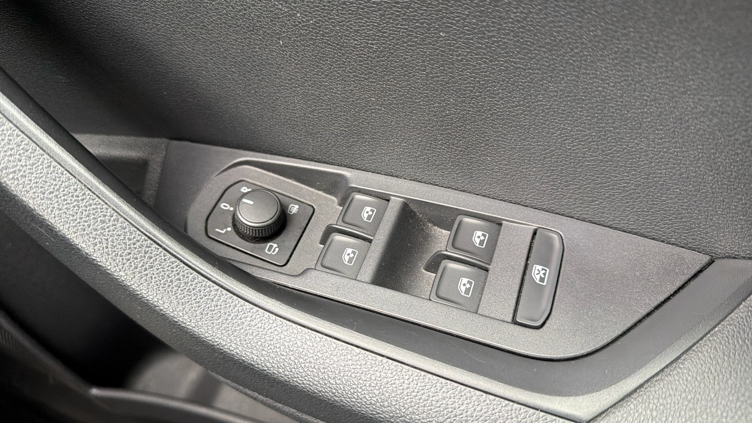 Used Skoda Karoq 2020 for sale - 76531329: Photo 21