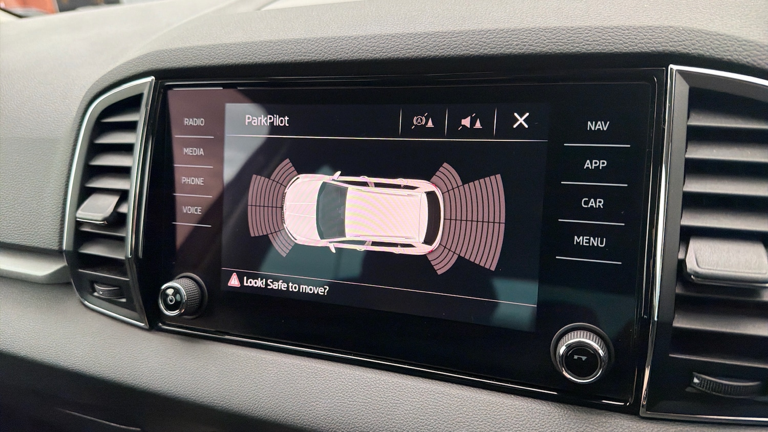 Used Skoda Karoq 2020 for sale - 76531329: Photo 25