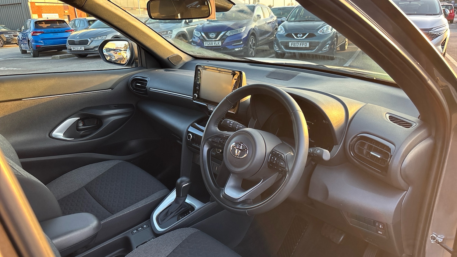 Used Toyota Yaris Cross 2024 for sale - 77902291: Photo 9