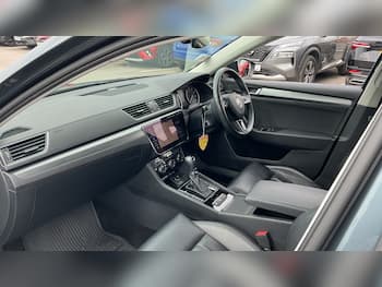 Used Skoda Superb 2019 for sale - 79760566: Photo