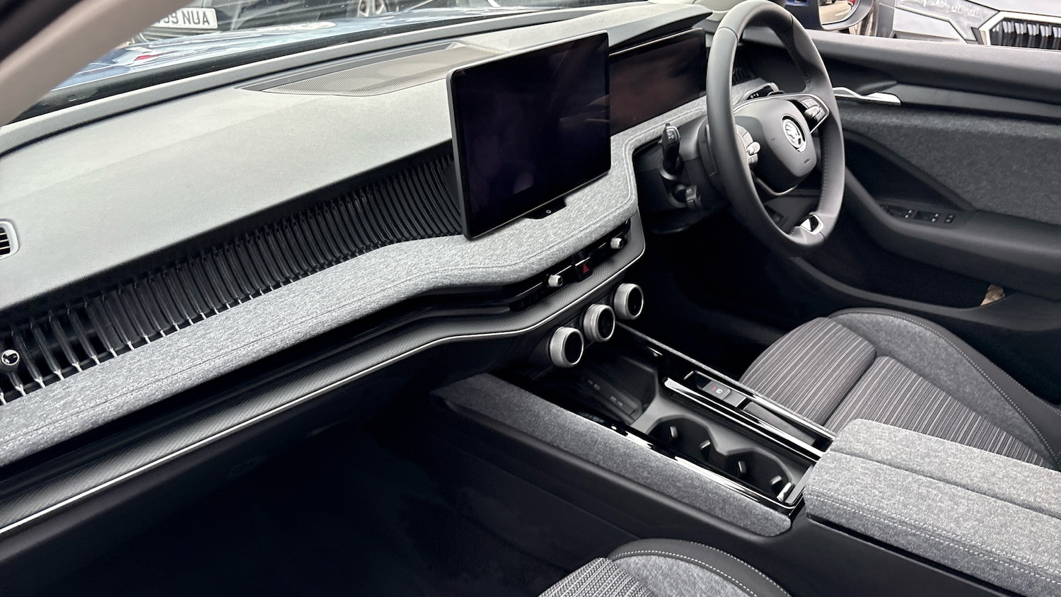 Used Skoda Superb 2025 for sale - 76065950: Photo 2