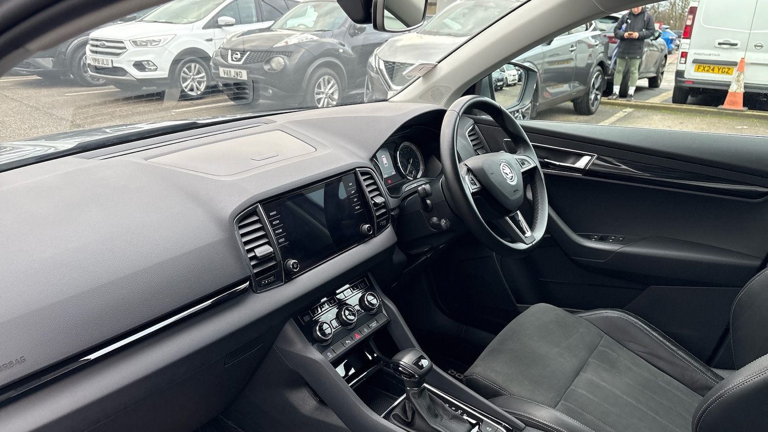 Used Skoda Karoq 2019 for sale - 77567597: Photo 2