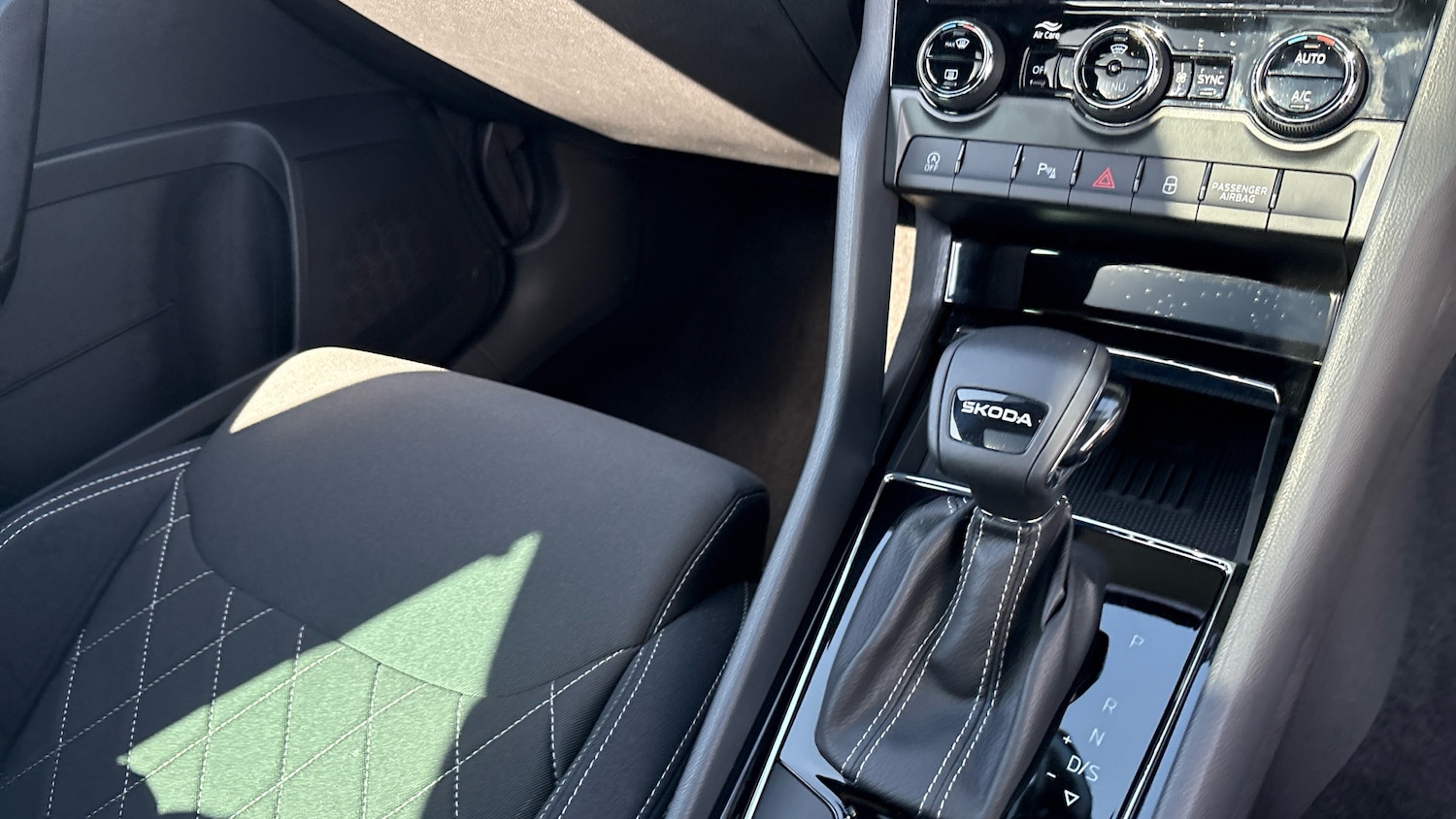 Used Skoda Karoq 2025 for sale - 76707159: Photo 14