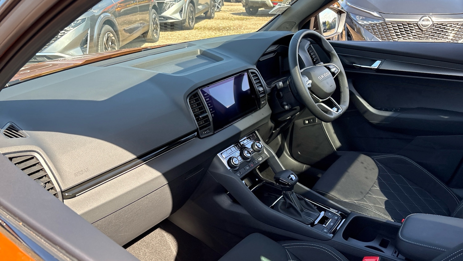 Used Skoda Karoq 2025 for sale - 76707159: Photo 2