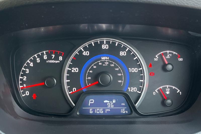 Used Hyundai i10 2015 for sale - 76514313: Photo 13